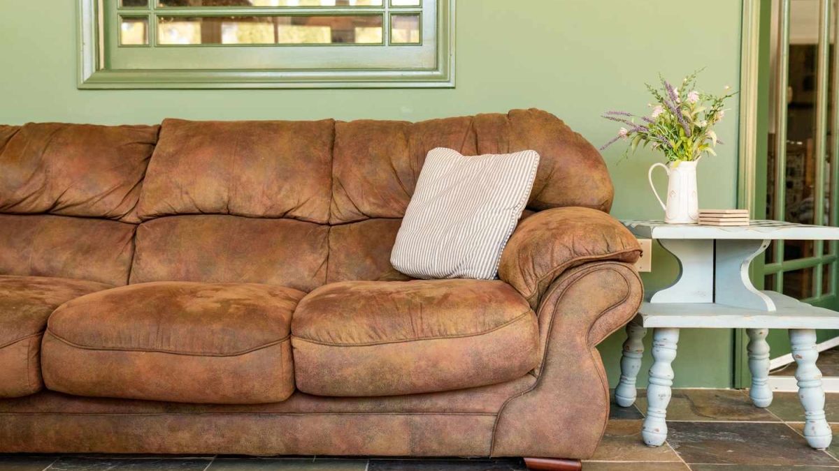 How to Get Rid of a Couch Discard it Economically Apartment Lovers