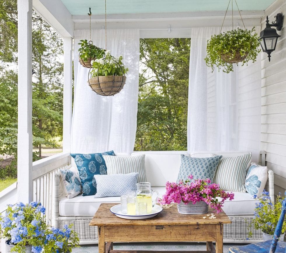 BEST HAINT BLUE PAINT COLORS FOR YOUR PORCH CEILING