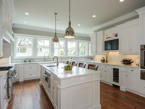 Creamy White Kitchen Cabinet Idea