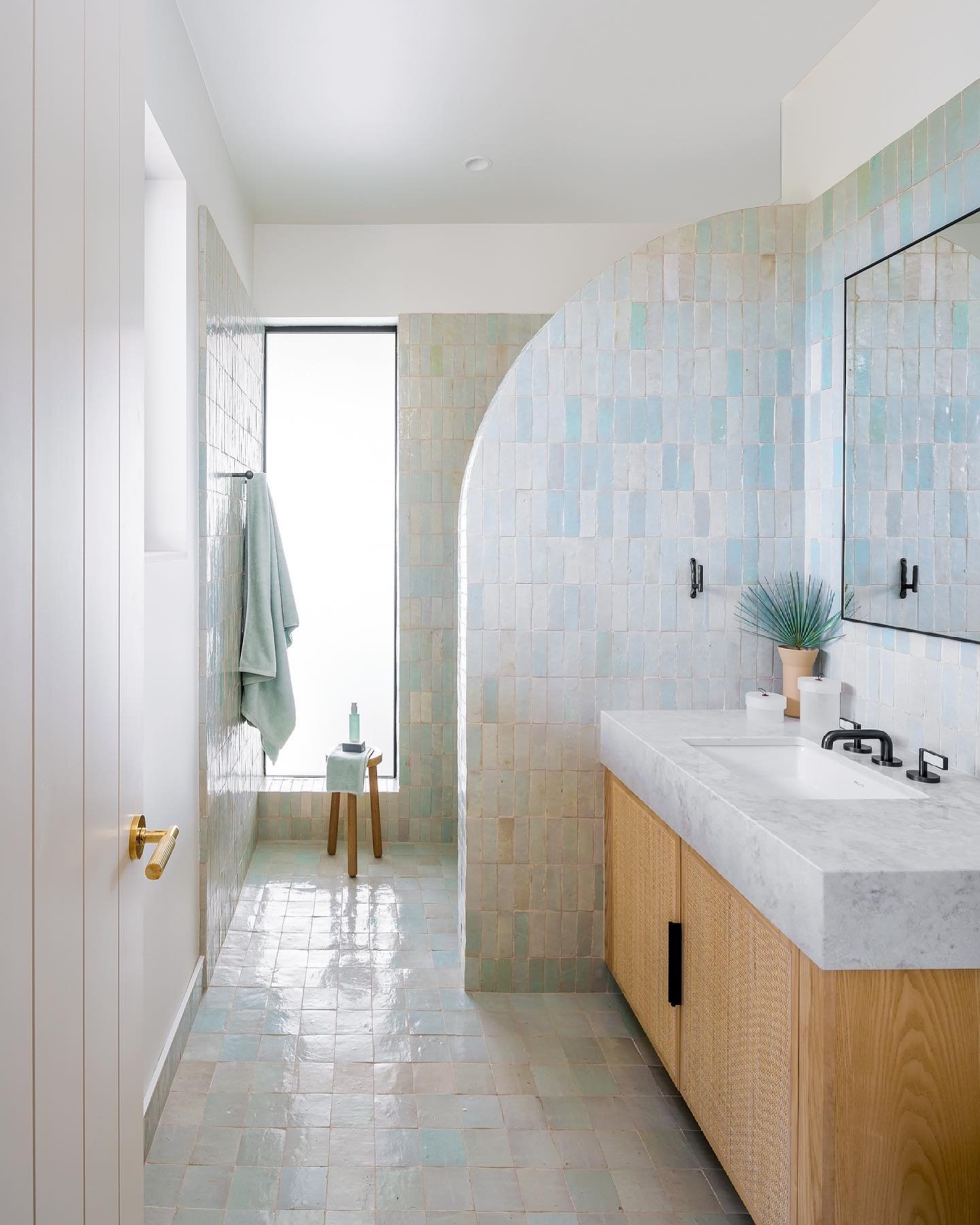 Neutral and Luxurious Colors for Walk-In Showers