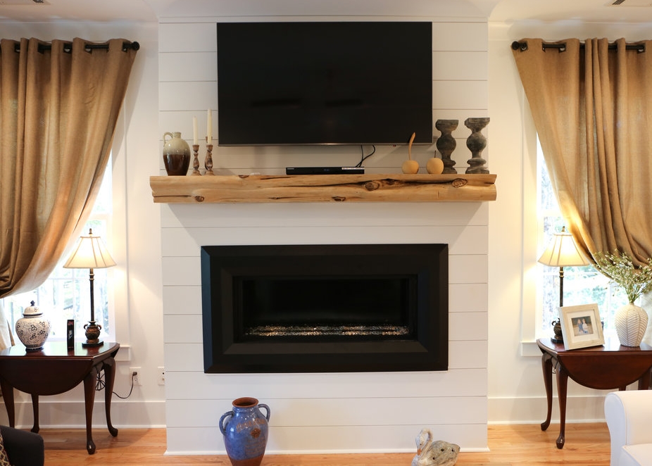 How Thick Should a Fireplace Mantel Be?